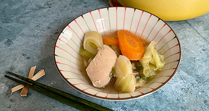 Recette de NABE AU POULET ET AU LÉGUMES VARIÉS.