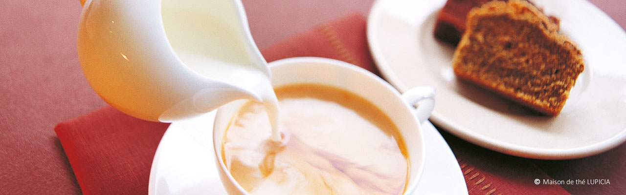 Savourez un bon thé au lait Savourez un bon thé au lait