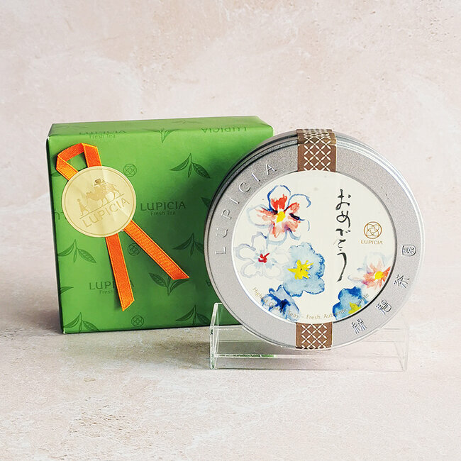 Votre coffret sur-mesure  (2 boites) \r\n{{1 x BOITE S2 \r\n1 x 8503 PARADIS EXOTIQUE (Boite 50g)\r\n1 x 8508 BELLE JOURNÉE (Boite 50g)\r\n\r\nOption(s) :\r\nsac_lupicia, carte_message}}