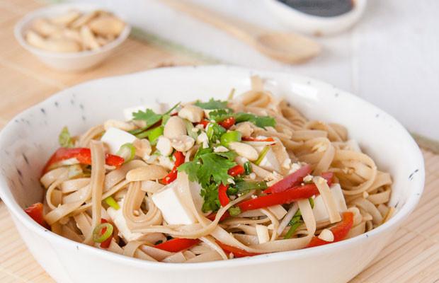 SALADE PAD THAI AVEC NOUILLES DE RIZ BRUN 100% SANS GLUTEN BIO